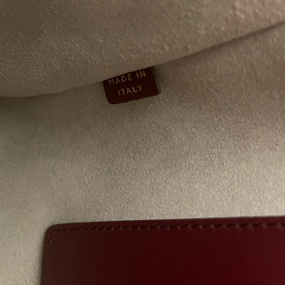 𝐀𝐧𝐲𝐚 𝐇𝐢𝐧𝐝𝐦𝐚𝐫𝐜𝐡 𝐏𝐮𝐫𝐬𝐞 - Picture 7 of 13